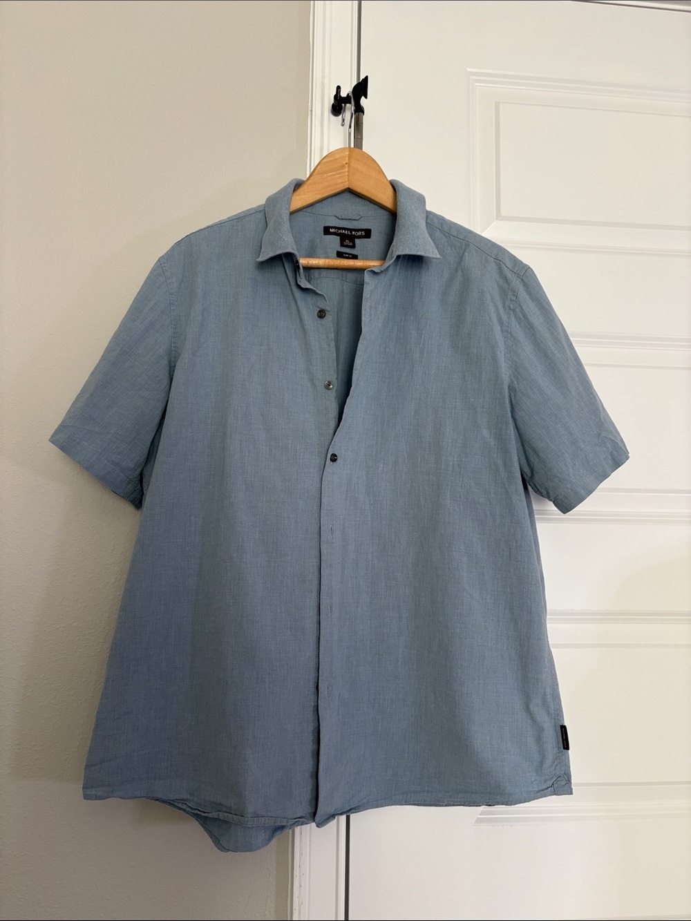 Michael Kors Men's Pale Blue Short Sleeve Button-Down Shirt